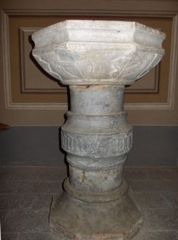 Fonte battesimale della Parrocchiale della Natività di Maria Santissima ad Aisone