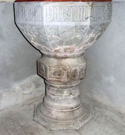 Fonte battesimale della Parrocchiale della Natività di Maria Santissima e San Lorenzo a Canosio