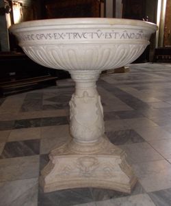Acquasantiera del 1540 della Cattedrale di Santa Maria e San Giovenale a Fossano
