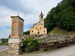 Ponte romanico e Parrocchiale dell'Assunta - Brondello