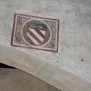 --Navata centrale, prima campata lato destro, soprarco, blasone Luserna
