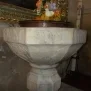 --Fonte battesimale particolare, lys  IHS
