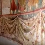 --Piede abside, drappeggio