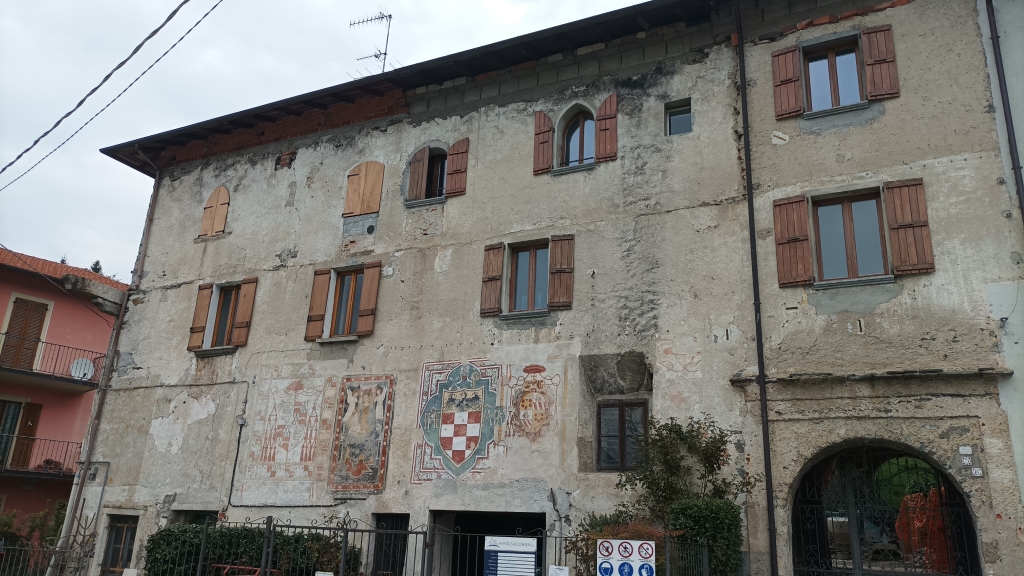 Palazzo del Vescovo - Gozzano Frazione Buccione