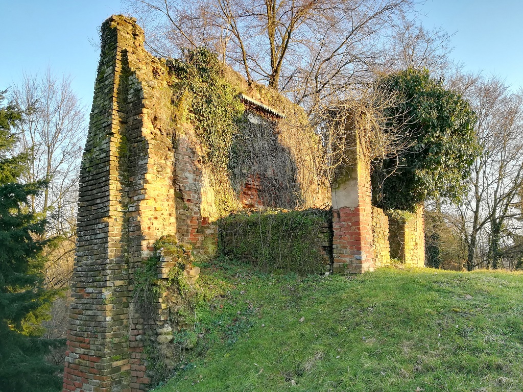 Ruderi della Antica Parrocchiale - Massazza 