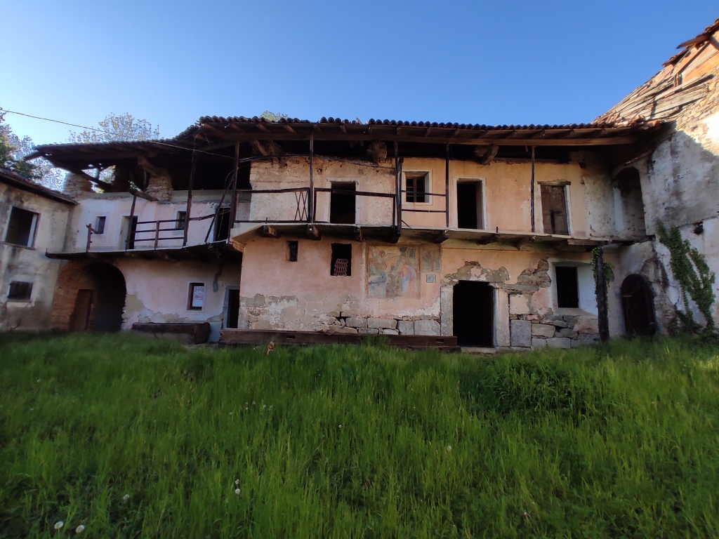 Resti Oratorio di San Pietro - Invorio Frazione Cascina Cevola