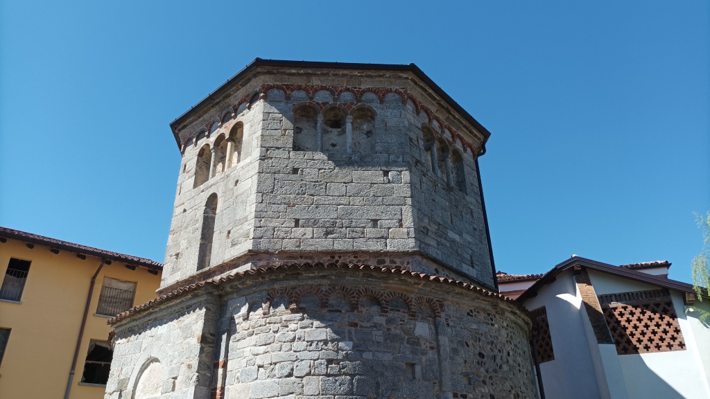 Battistero di San Giovanni - Agrate Conturbia 
