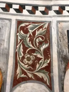 Fregio floreale - Cappella o Chiesa di San Salvatore a Macra