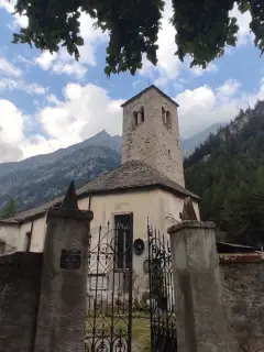Abside e campanile - Chiesa  Vecchia a MacugnagaFrazione Staffa