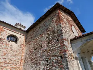 Fianco sinistro - Cappella di San Lorenzo a Monastero di VascoFrazione Vasco