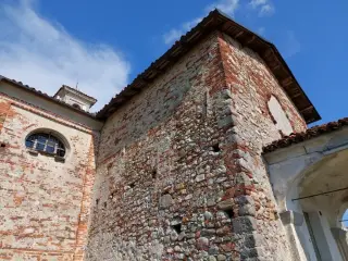 Fianco sinistro - Cappella di San Lorenzo a Monastero di VascoFrazione Vasco