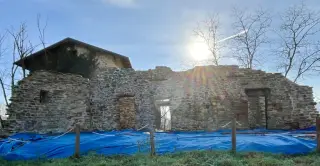 Vista dei resti della Pieve del Cauro - Chiesa di Sant'Anna e Pieve del Cauro a Montechiaro d'AcquiFrazione Piana