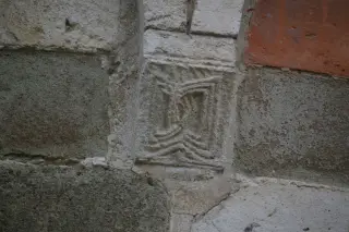 Peduccio absidale - Chiesa Cimiteriale di San Pietro a Albugnano