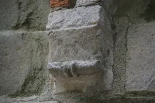 Peduccio absidale - Chiesa Cimiteriale di San Pietro a Albugnano
