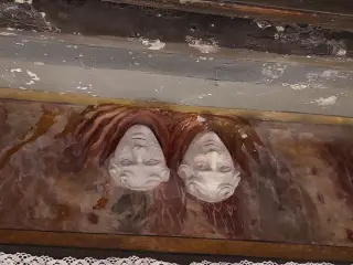 Testine su altare laterale - Parrocchiale di San Michele Arcangelo a Montemale di Cuneo