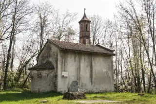 Fianco nord e abside - Chiesa di San Michele alle Verzole a Borgomanero