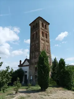 Campanile - Chiesa o Priorato di Santa Maria del Piano a NeiveFrazione Saline