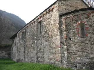 Fianco - Cappella di San Salvatore a Novalesa