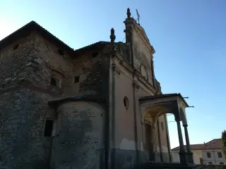 Facciata - Parrocchiale dei Santi Pietro e Lorenzo a Piverone