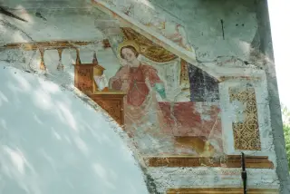 Affresco in facciata - Angelo - Oratorio dei Santi Bernardo e Bernardino a Cravagliana