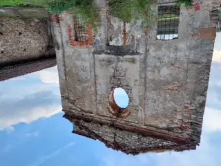 Facciata della chiesa diroccata - Chiesa di San Massimo a Revello