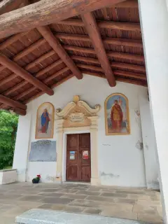 Portico - Chiesa di San Giuliano a RoccabrunaFrazione San Giuliano