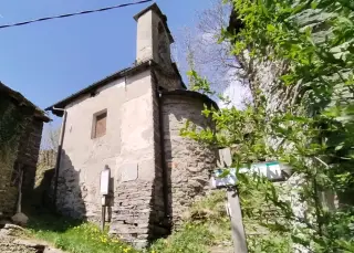 Fianco - Oratorio di San Giovanni Battista il Vecchio alla Piana a RossaFrazione Piana
