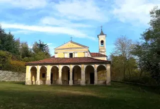 Facciata - Santuario della Madonnina a Sala BielleseFrazione Cascina Abbadia