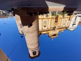 Facciata e campanile - Parrocchiale dei Santi Cosma e Damiano a San Damiano d'Asti