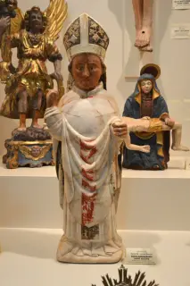 Statua santo vescovo XIV secolo - Parrocchiale di San Brizio a Avise