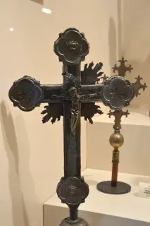 Croce astile XV secolo - Parrocchiale di San Brizio a Avise