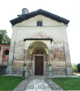 Facciata - Parrocchiale dei Santi Andrea e Gaudenzio a ValduggiaFrazione Zuccaro