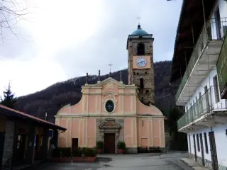 Facciata e campanile - Parrocchiale di San Giovanni a ValgioieFrazione Chiappero