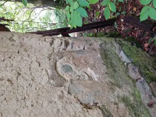 Monofora tamponata - Cappella di Sant'Onorato a ValmalaFrazione Gay