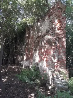 Resti della muratura - Chiesa di San Paolo Apostolo a Virle PiemonteFrazione Cascina San Paolo