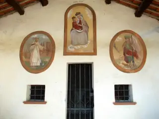 Facciata - Cappella di San Bernardo di Clairvaux o delle Forche a MondovìFrazione Ferrone