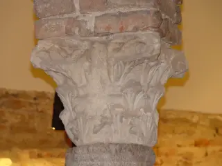Capitello cripta - Chiesa Museo di San Giovanni a Asti