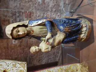 Statua Madonna col Bambino - Chiesa Museo di San Giovanni a Asti