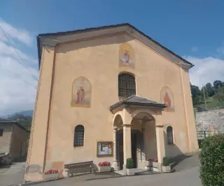 Facciata - Parrocchiale di San Vittore a Challand-Saint-VictorFrazione Isollaz