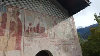 Affreschi in facciata - Chiesa o Cappella di Sainte-Marie Madeleine de Villa a GressanFrazione La Madeleine