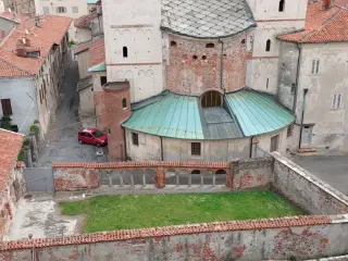 Vista dall'alto - Chiostro dei Canonici della Catterale a Ivrea