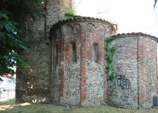 Absidi e parte inferiore del campanile - Chiesa di San Pietro in Vincoli a Settimo Torinese