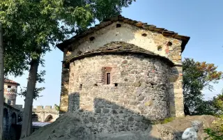 Abside - Chiesa di San Pietro a Pavone Canavese
