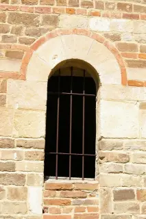 Monofora fianco destro - Chiesa Cimiteriale di San Martino a Montafia