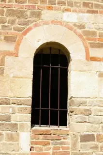 Monofora fianco destro - Chiesa Cimiteriale di San Martino a Montafia