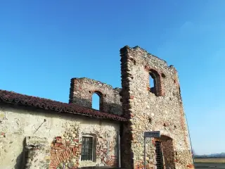 Fianco destro e abside - Chiesa di Santa Maria delle Grazie a Recetto