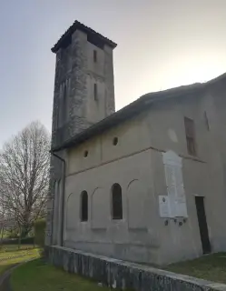 Fianco e campanile - Chiesa della Madonna della Neve o San Pietro a CureggioFrazione Marzalesco