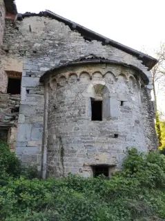 Abside - Resti Oratorio di San Pietro a InvorioFrazione Cascina Cevola