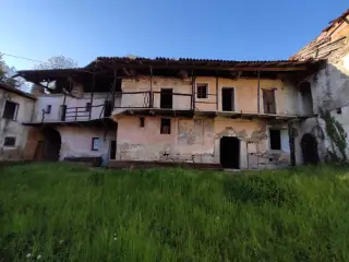Corte - Resti Oratorio di San Pietro a InvorioFrazione Cascina Cevola