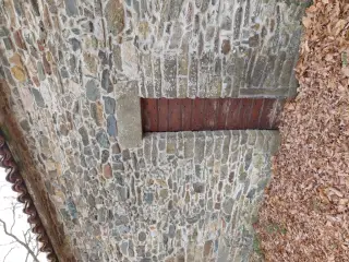 Porta laterale - Pieve di San Michele Arcangelo a MalvicinoFrazione Prazzini